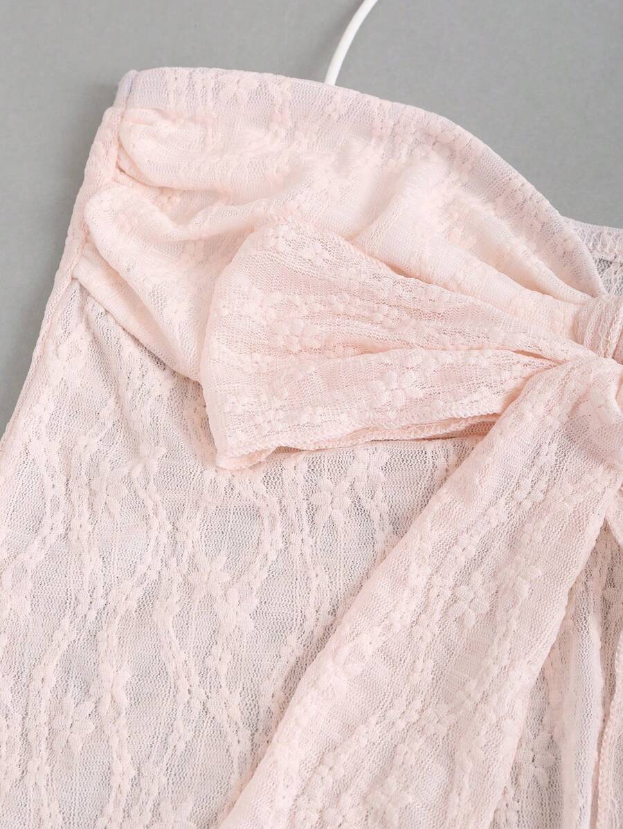 توب نسائي قصير صيفي بلون سادة من Sweetra – تصميم Halter Neck مع ربطة أمامية