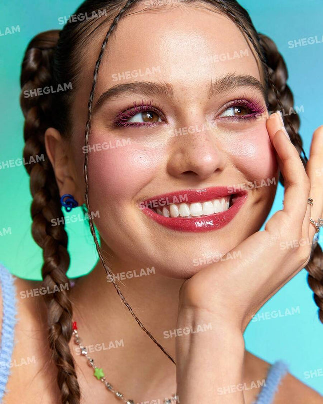ملمع شفاه مرطب بدرجة Beth (البرقوق الداكن) من مجموعة Rick and Morty X SHEGLAM