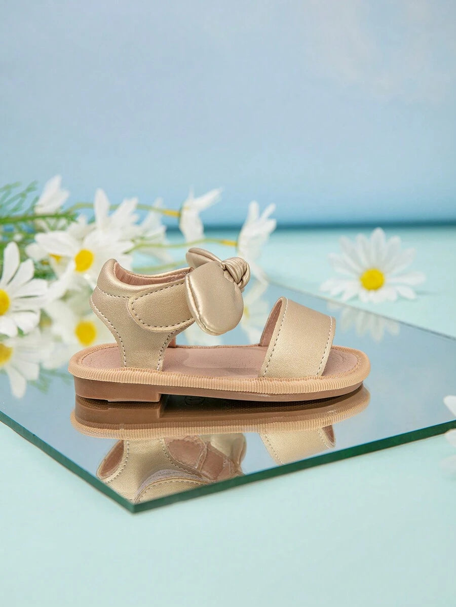 صندل أطفال رضع وتودلر بحزام كاحل بتصميم بسيط وإغلاق بخطاف وحلقة مع زينة عقدة Shein