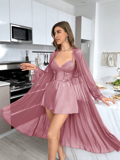 قميص نوم أنيق سادة من الدانتيل بتصميم بسيط
