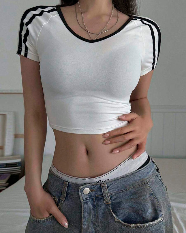 تيشيرت قصير نسائي بأكمام راجلان وحواف متباينة من ديزي