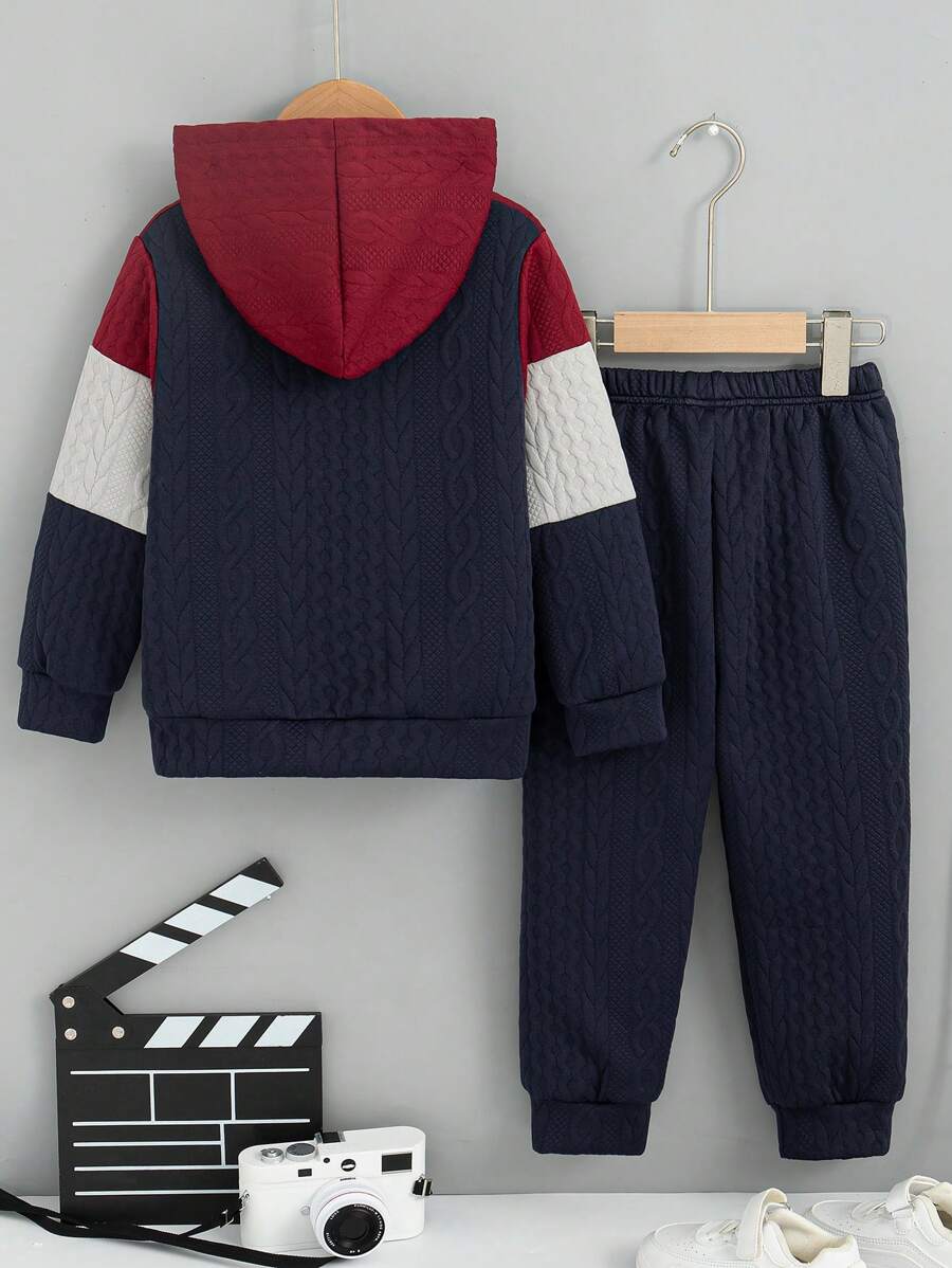 طقم أولادي عملي وأنيق مثالي لأيام الشتاء الباردة 💙 للأولاد الصغار