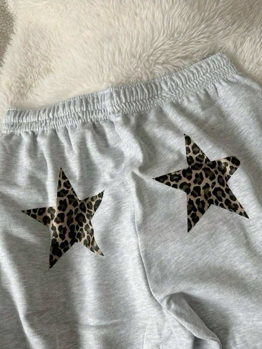 بنطلون رياضي رمادي فاتح من INAWLY Y2K بطبعة جلد النمر والنجوم من Shein