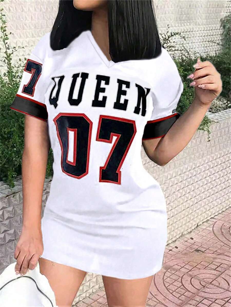 فستان نسائي صيفي بأكمام قصيرة وطبعة حروف من إناولي