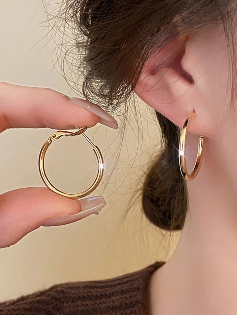 حلق دائري بسيط من الستانلس ستيل – أقراط ذهبية أنيقة للنساء