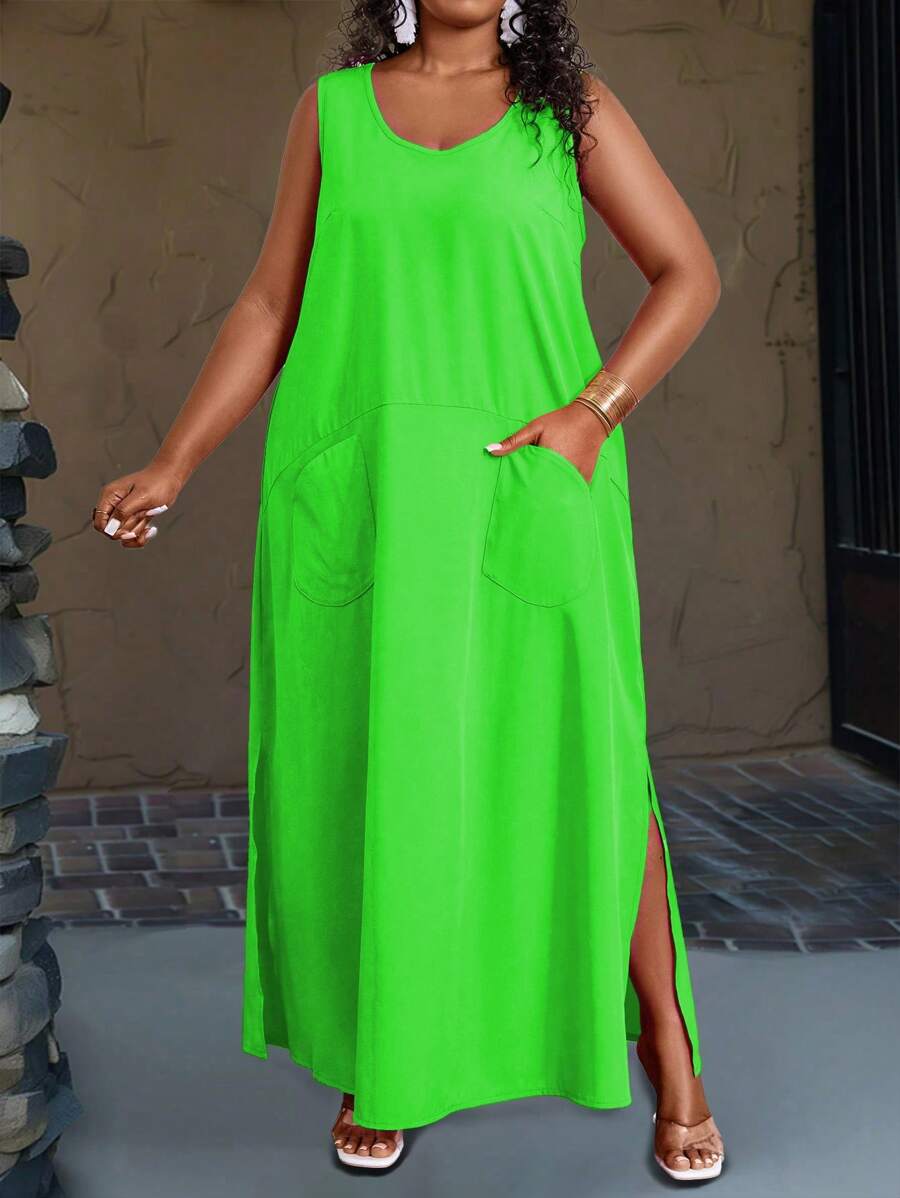 فستان ماكسي كاجوال بدون أكمام سادة للنساء بمقاسات كبيرة من shein