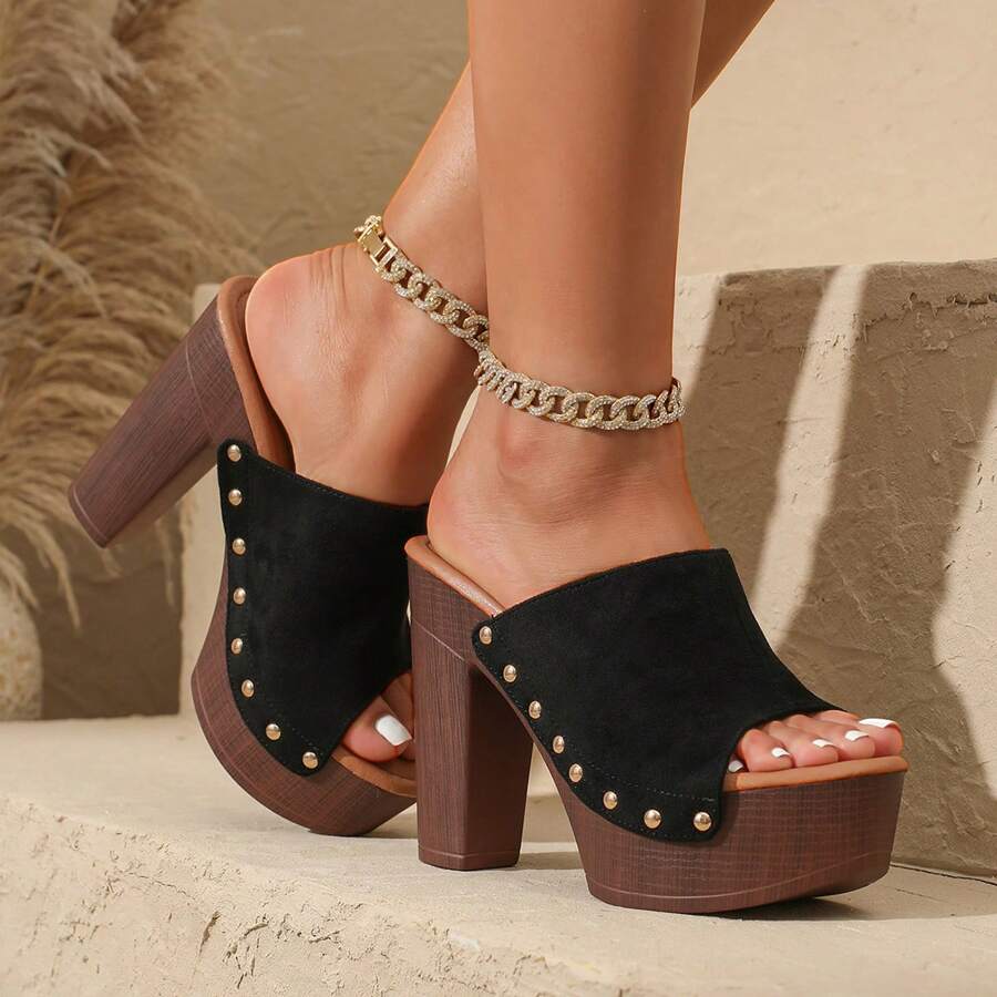 حذاء نسائي اسود بكعب عالي