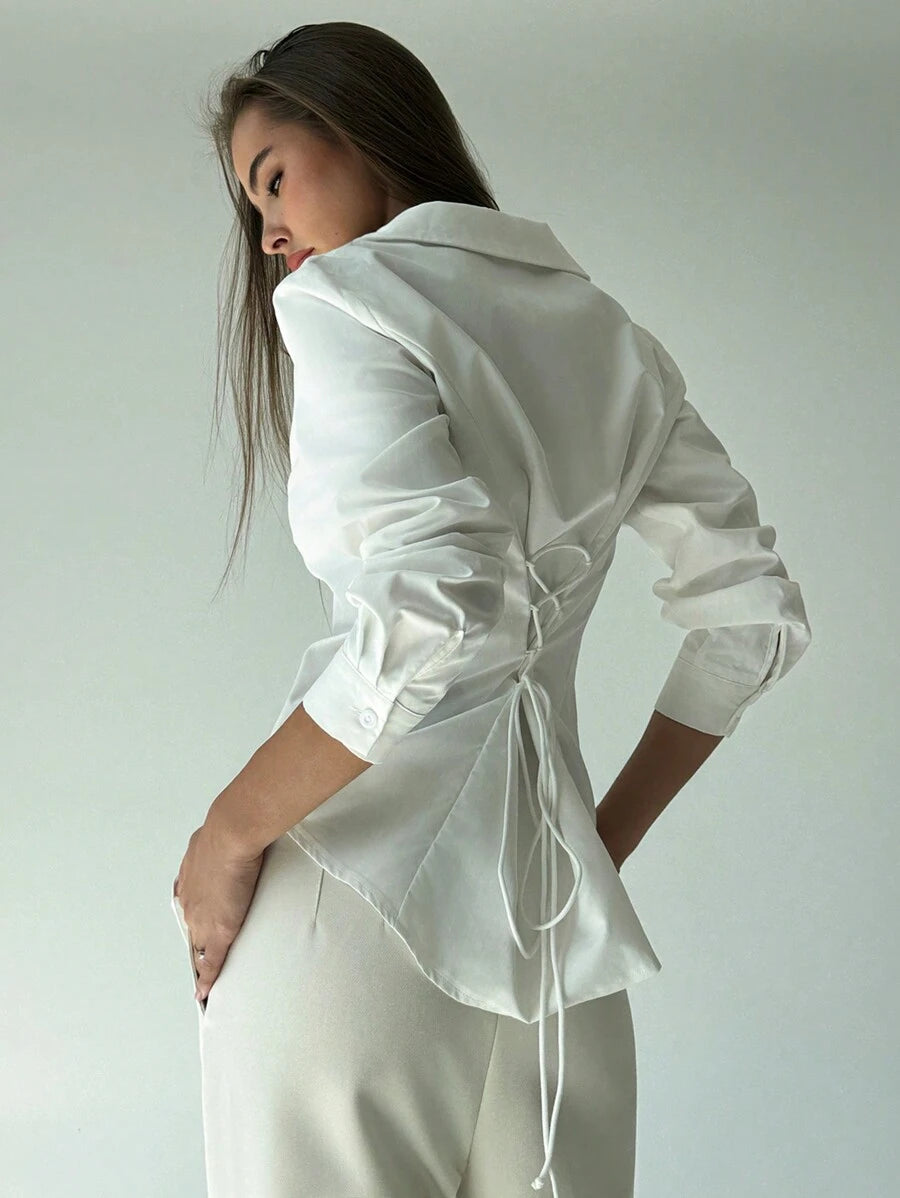 قميص كاجوال بأكمام طويلة وأزرار أمامية بتصميم جديد من Aloruh باللون الأبيض البسيط