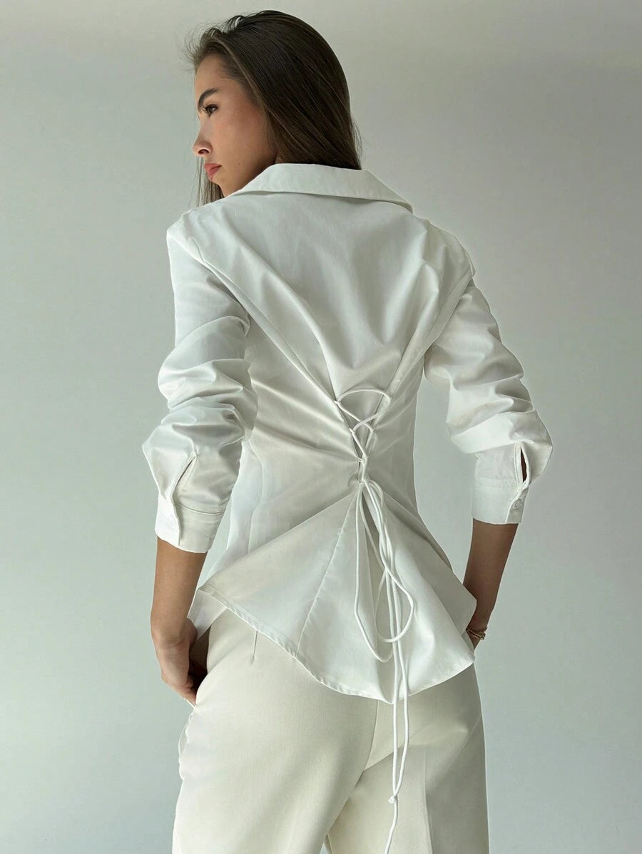 قميص كاجوال بأكمام طويلة وأزرار أمامية بتصميم جديد من Aloruh باللون الأبيض البسيط