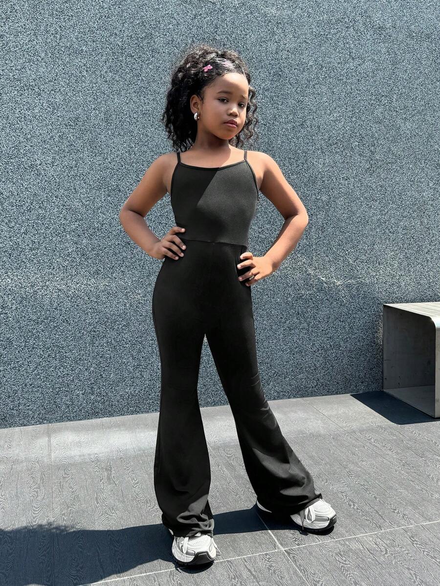 طقم من قطعتين من SHEIN Tween للفتيات الصغيرات، يتكون من جمبسوت محبوك كاجوال وقميص منقوش بأزرار، ملابس متطابقة للأم والطفل (تباع المجموعتان بشكل منفصل)