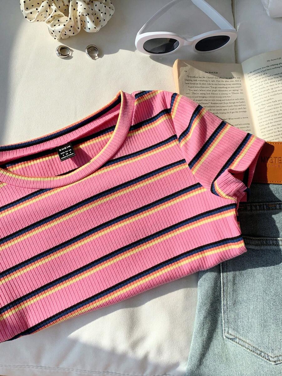 تيشيرت نسائي محبوك بخطوط ملوّنة – تصميم ضيّق عصري