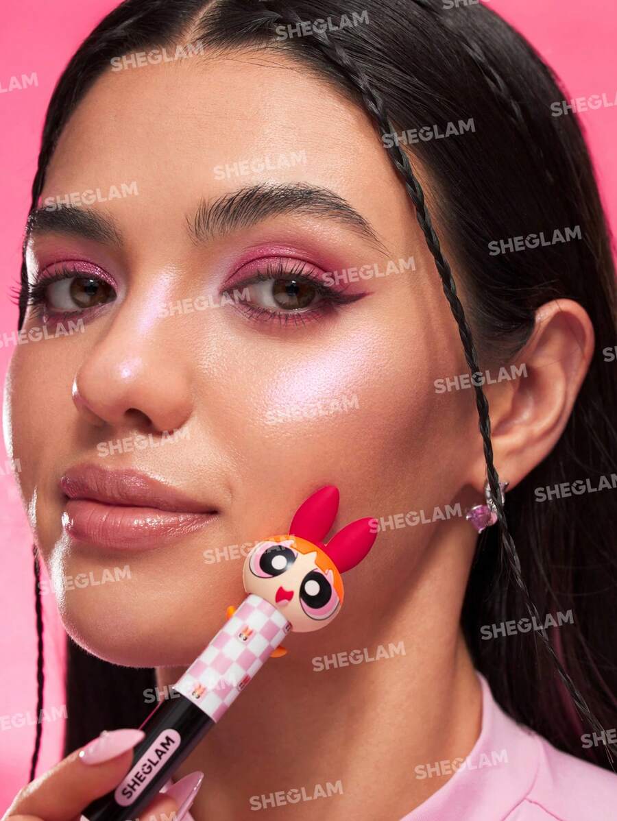 هايلايتر ستيك Power-Noia بدرجة Sugar من The Powerpuff Girls X SHEGLAM