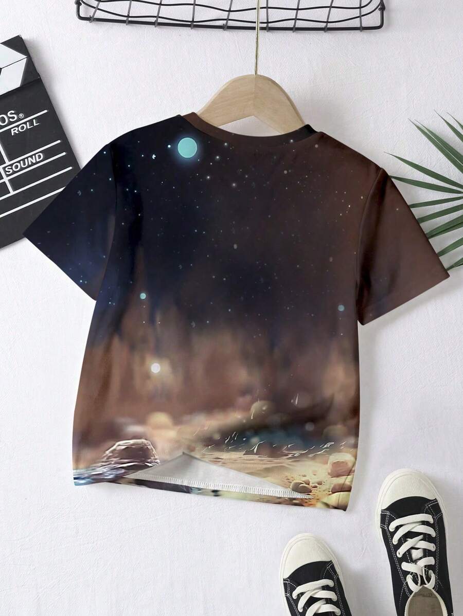 تي شيرت فضفاض بأكمام قصيرة ورقبة مستديرة ورسومات كرتونية بسيطة للصيف للأولاد الصغار مطبوع عليه رائد فضاء من SHEIN