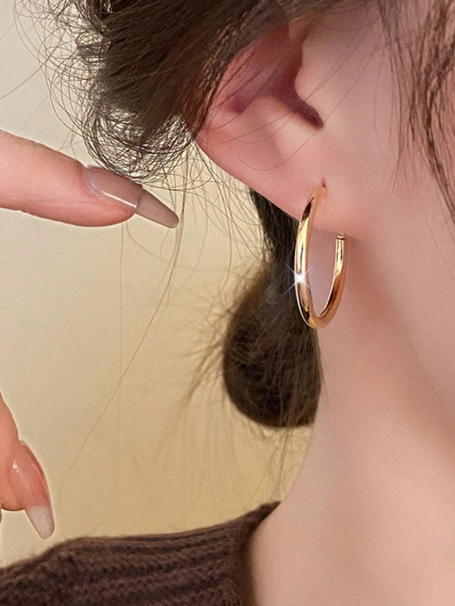 حلق دائري بسيط من الستانلس ستيل – أقراط ذهبية أنيقة للنساء