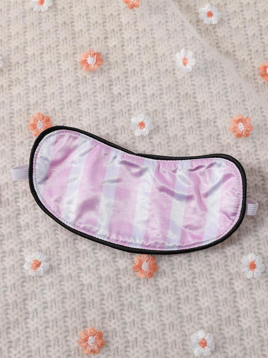 بلوزة نوم وبنطلون مخطط ومطرز بخطوط متباينة للفتيات المراهقات