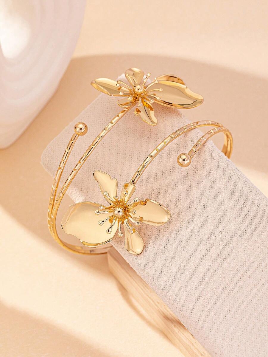 سوار نسائي مع قلادة فراشة – أنيق ومناسب للشاطئ والإجازات