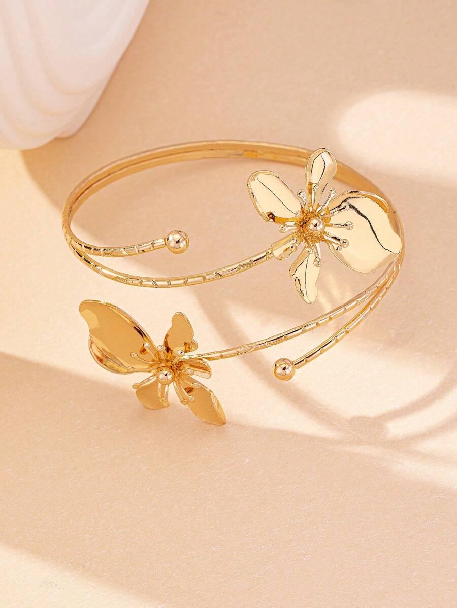 سوار نسائي مع قلادة فراشة – أنيق ومناسب للشاطئ والإجازات