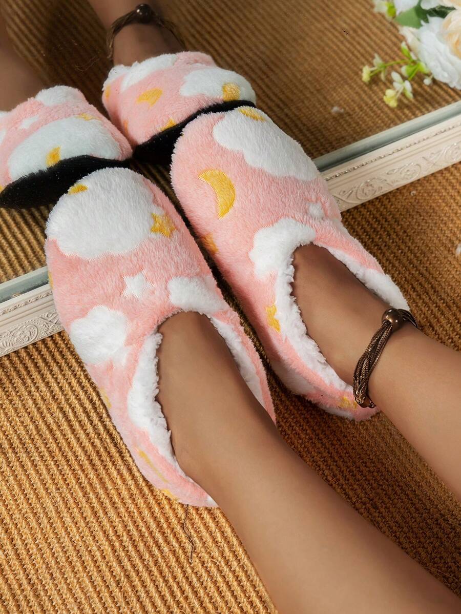 سليبر نسائي منزلي بنعل ناعم ومقدمة مستديرة