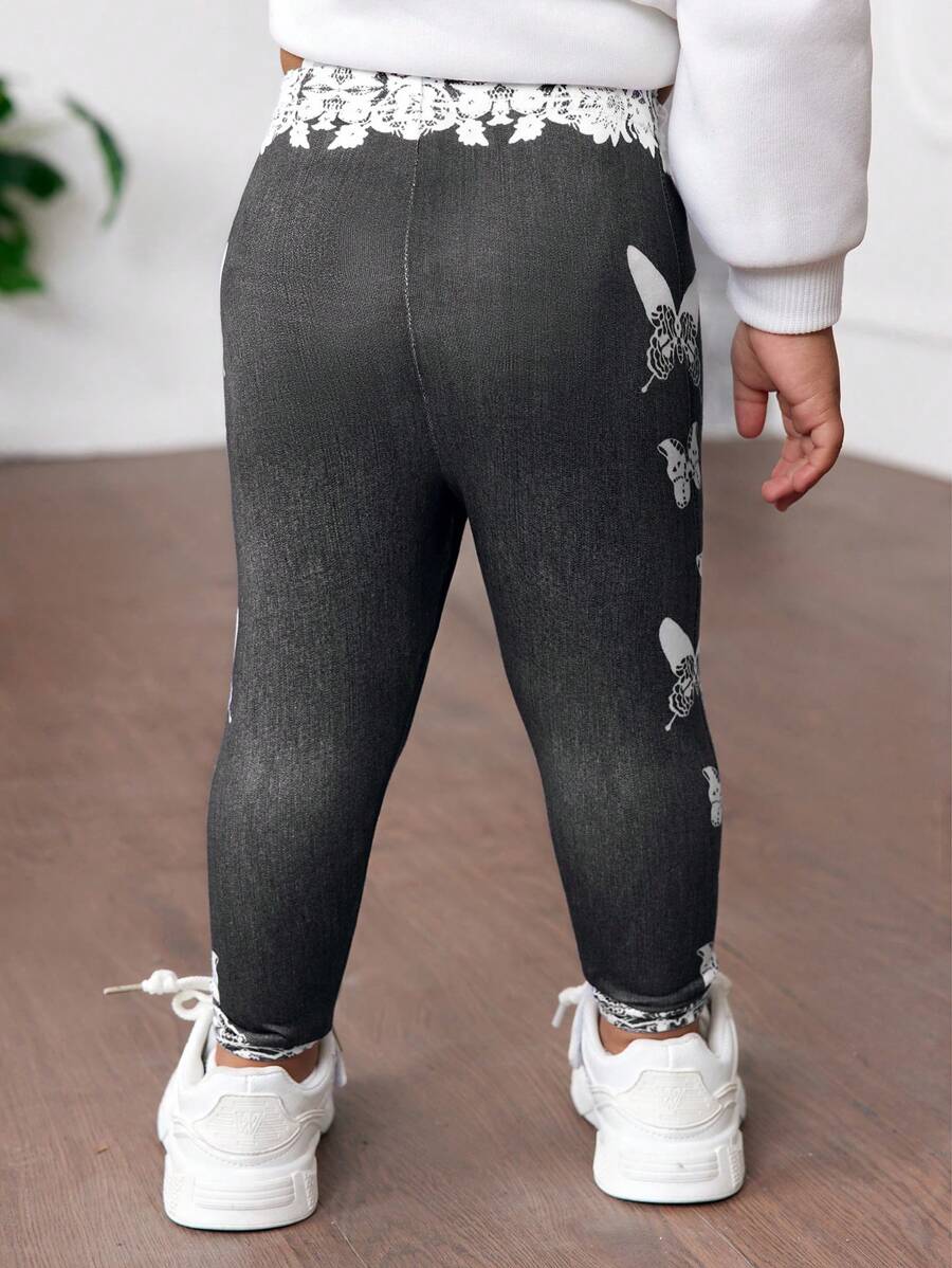 ليجنز بناتي محبوك بتصميم جينز ونقشة فراشات – مثالي للنزهات والمناسبات