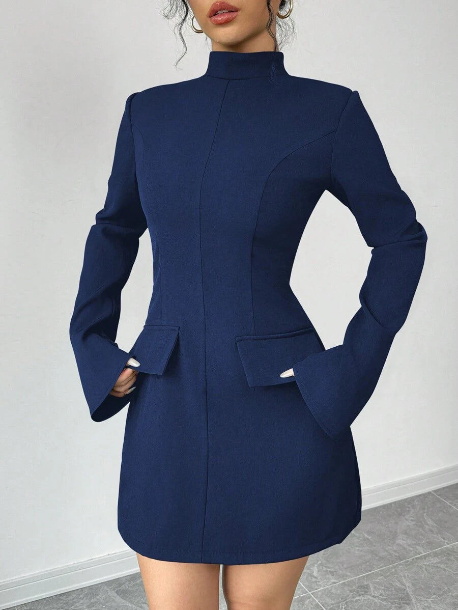 فستان قصير بأكمام طويلة من Shein