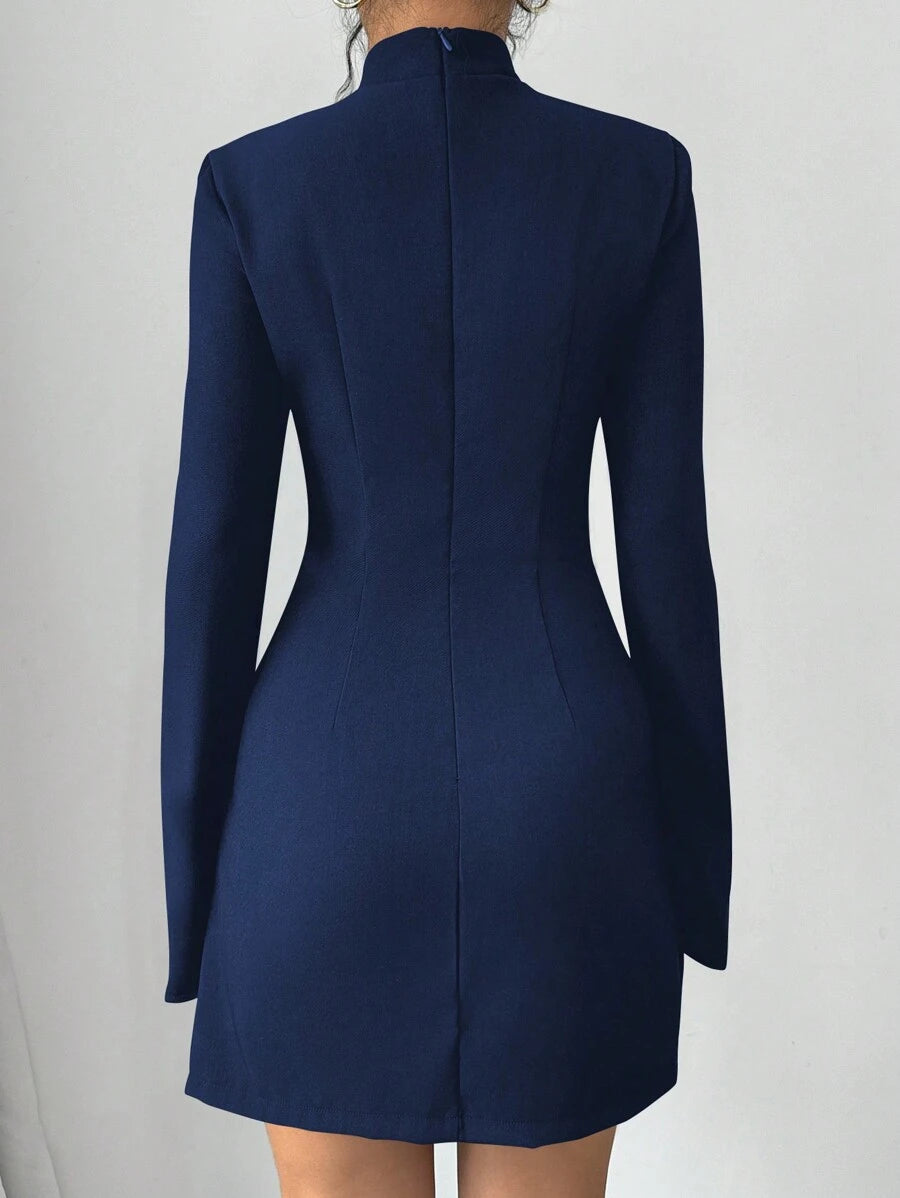 فستان قصير بأكمام طويلة من Shein