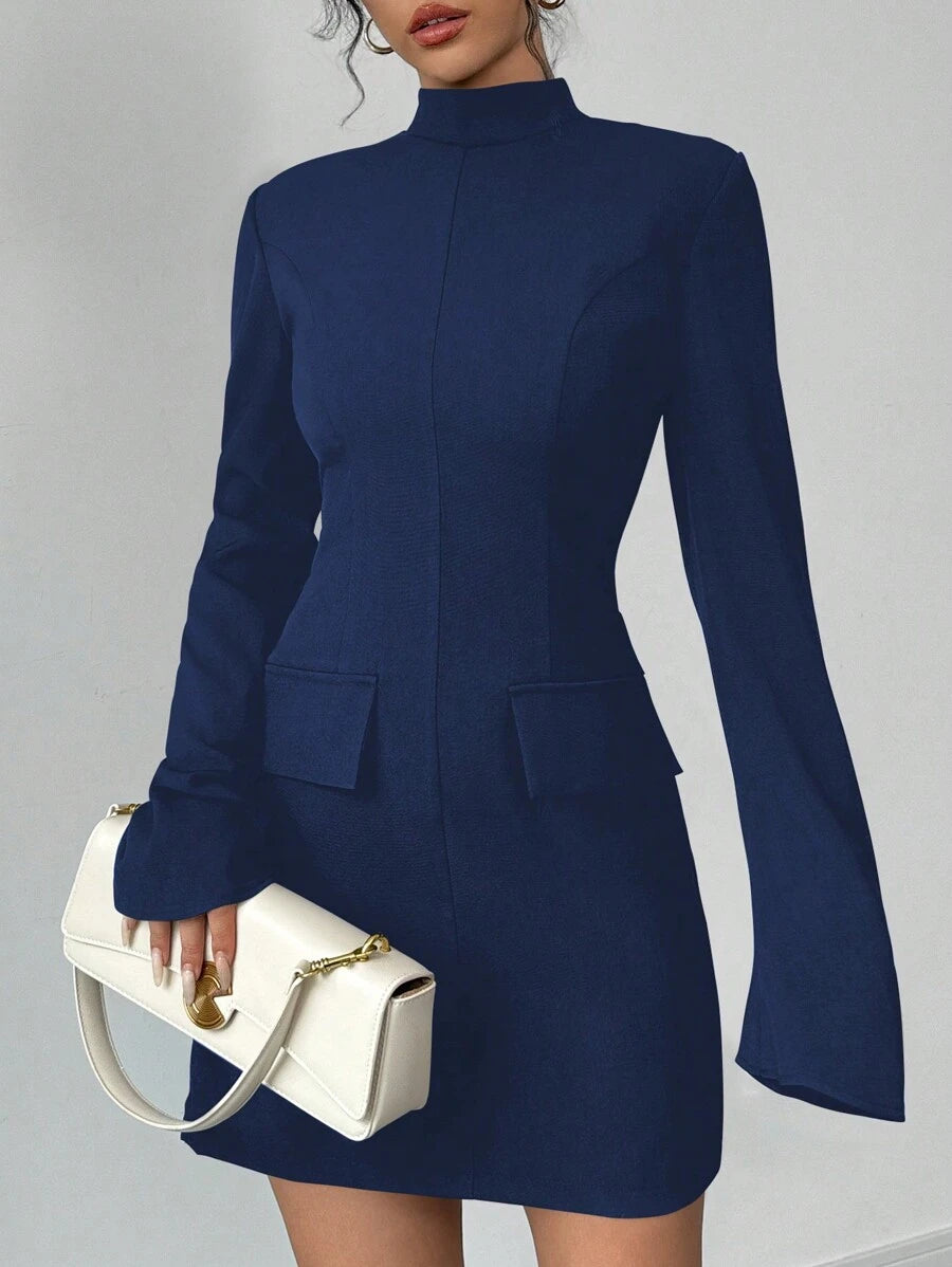 فستان قصير بأكمام طويلة من Shein