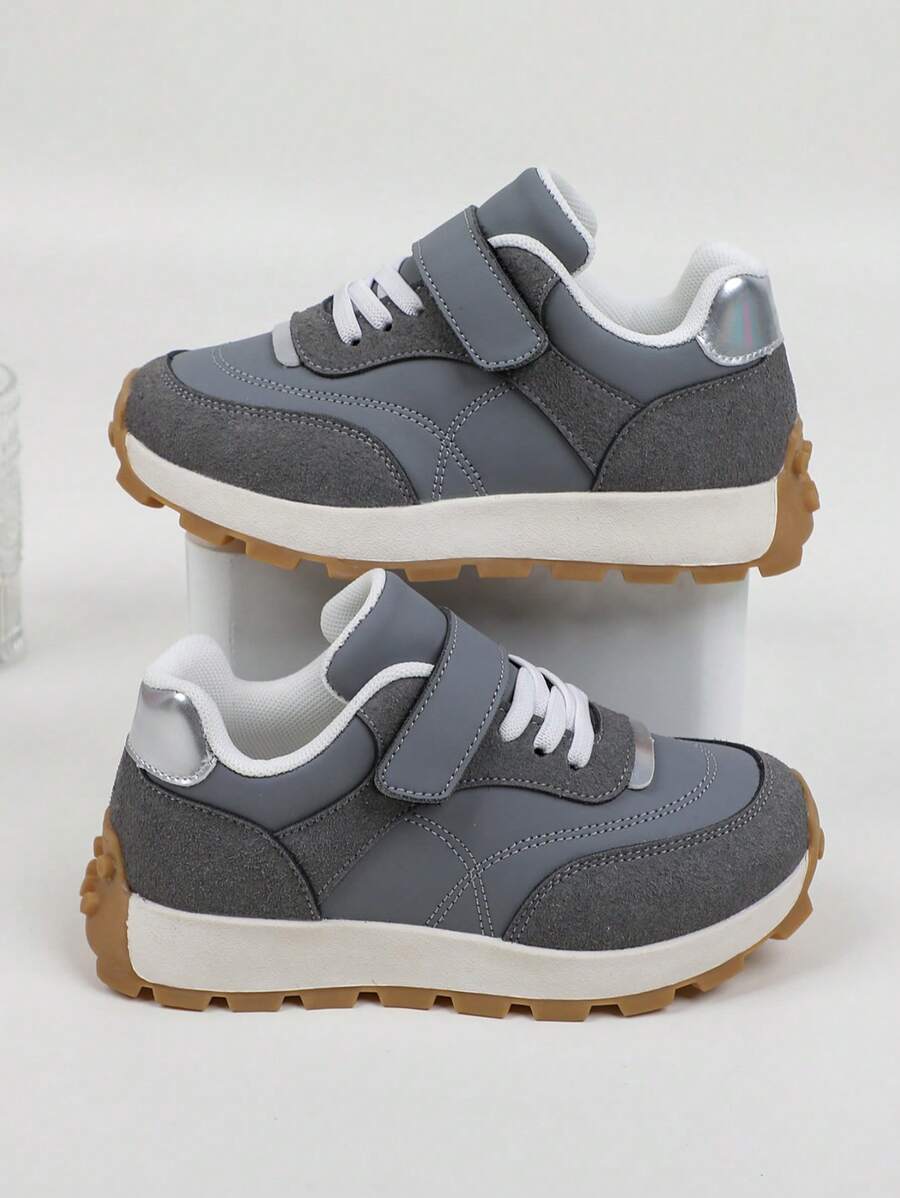 زوج واحد من الأحذية الرياضية الخارجية المريحة والعصرية للأطفال للأولاد والبناتShein