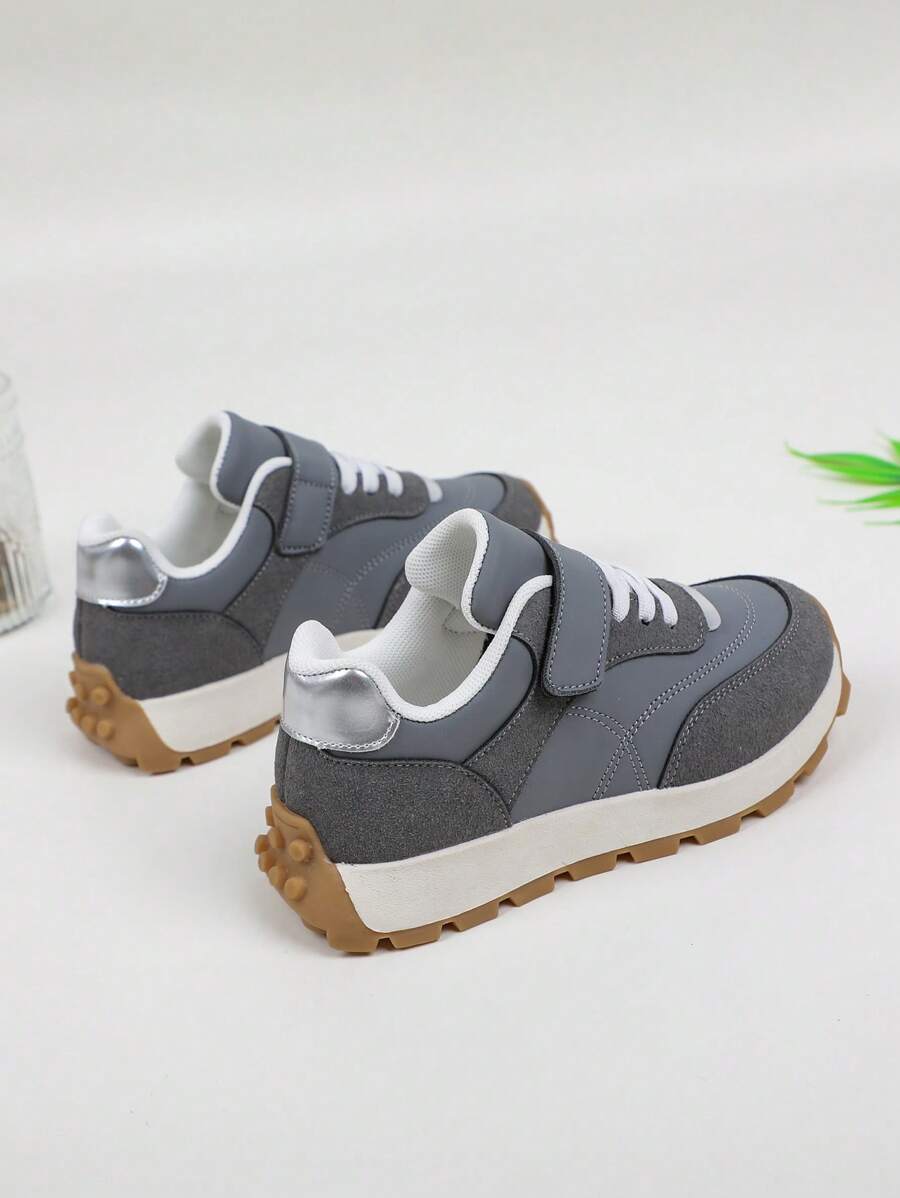 زوج واحد من الأحذية الرياضية الخارجية المريحة والعصرية للأطفال للأولاد والبناتShein