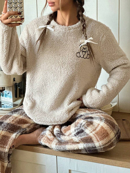 طقم بيجامة من قطعتين من SHEIN