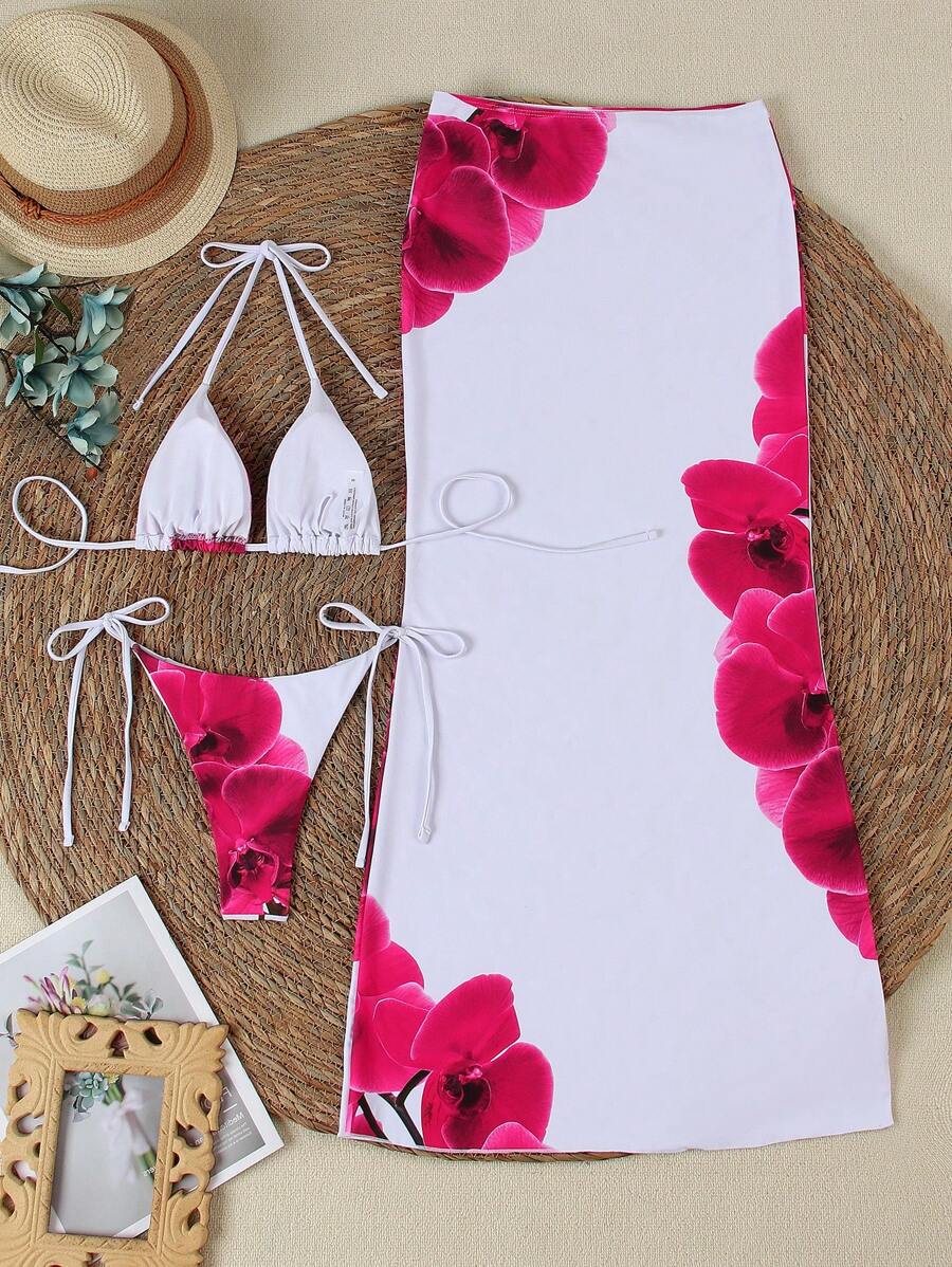 مايوه بكيني نسائي بطبعة زهور جذّابة – إطلالة صيفية أنثوية وجريئة