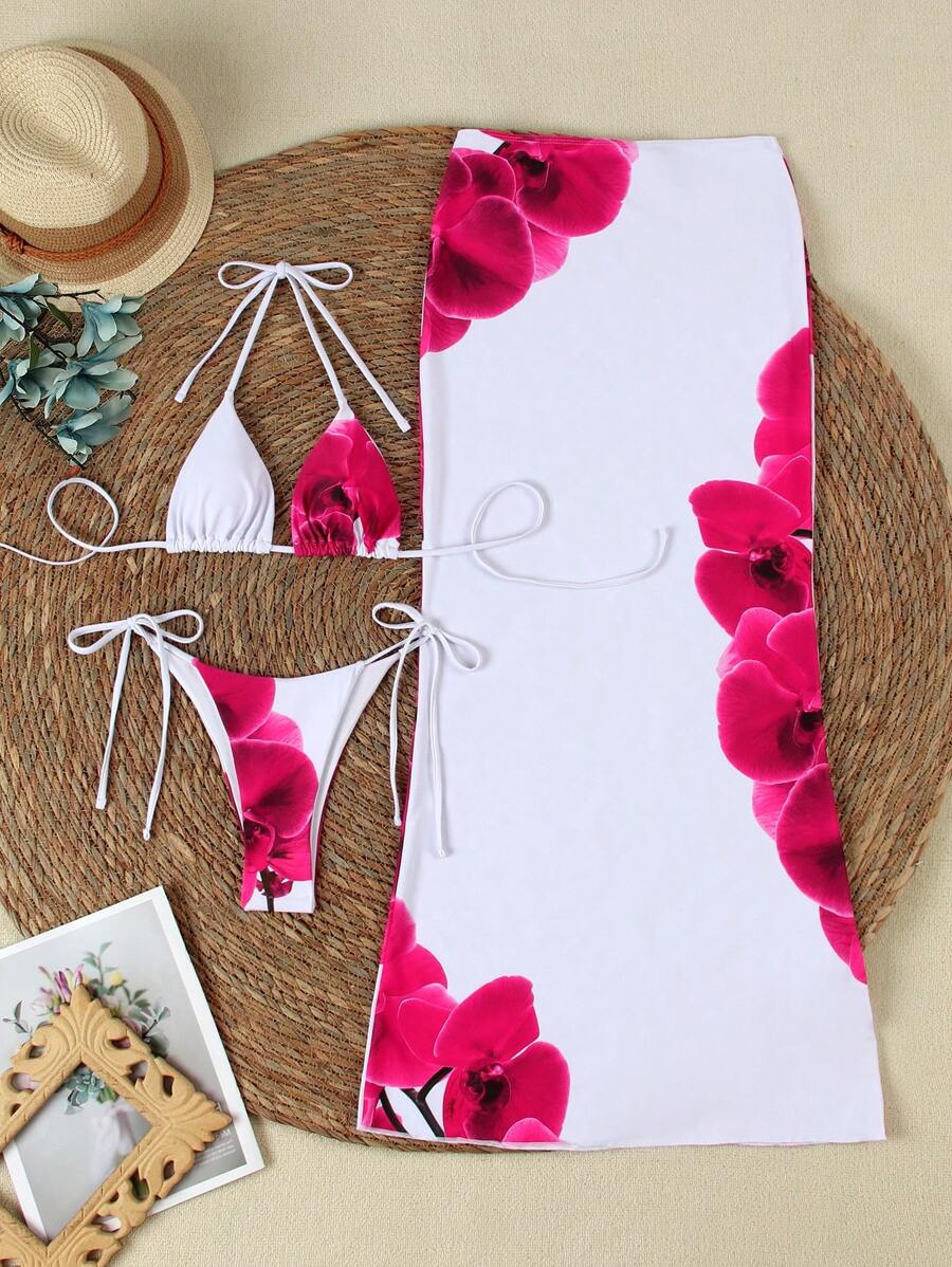 مايوه بكيني نسائي بطبعة زهور جذّابة – إطلالة صيفية أنثوية وجريئة