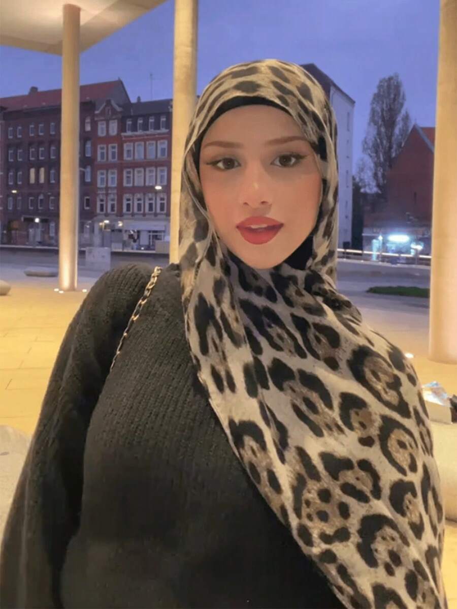 قطعة واحدة من الأوشحة النسائية بنقشة جلد الفهد البوهيمي