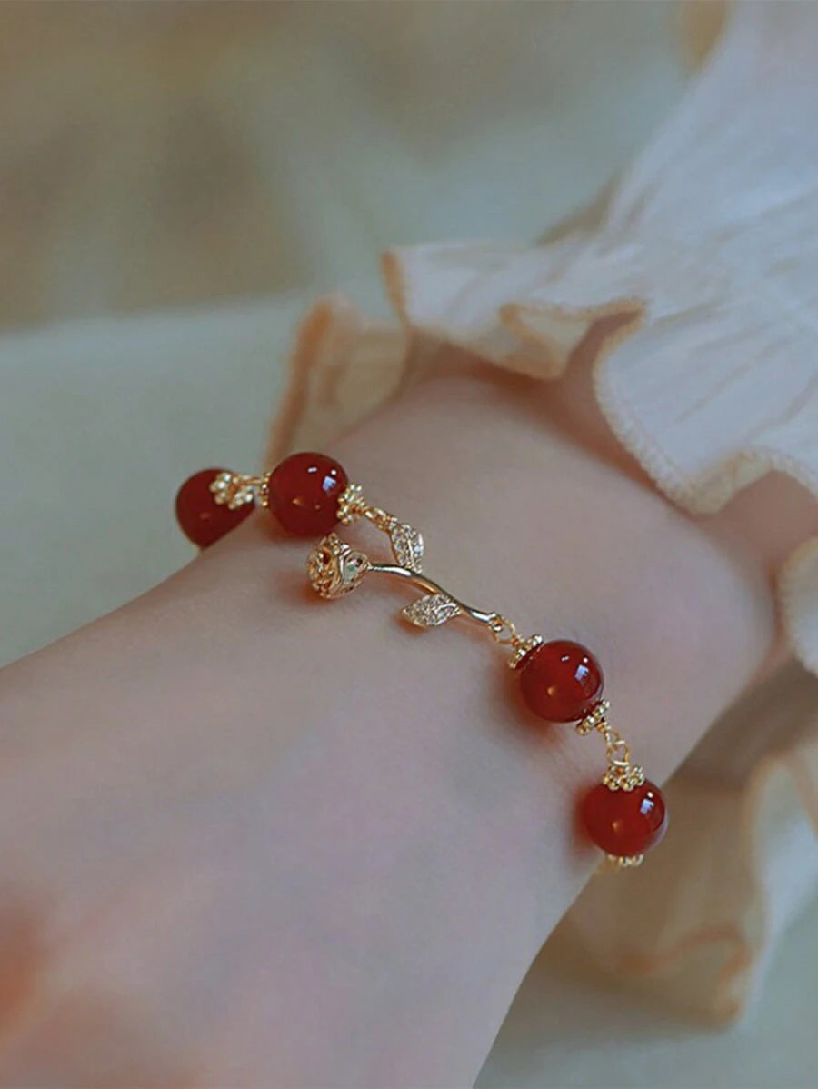 سوار حجر العقيق الأحمر مع كريستال و سلسلة ذهبية على شكل وردة