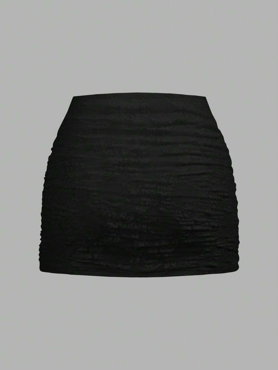 تنورة نسائية قصيرة سوداء بطبقة دانتيل زهرية شفافة من SHEIN EZwear