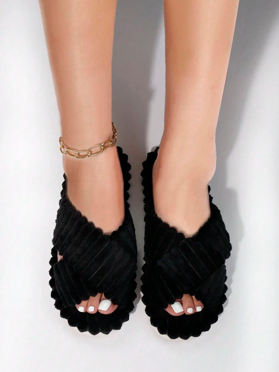 شبشب نسائي أنيق من الفرو الصناعي بتصميم متقاطع لفصل الخريف/الشتاء،