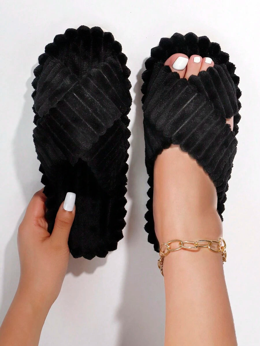 شبشب نسائي أنيق من الفرو الصناعي بتصميم متقاطع لفصل الخريف/الشتاء،