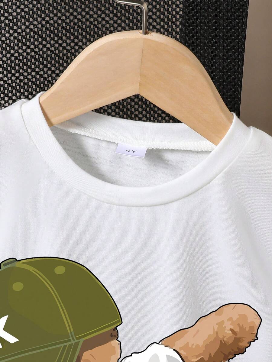 طقم ولادي 2 قطع: تي-شيرت بأكمام قصيرة بطبعة دب + شورت – إطلالة كاجوال صيفية