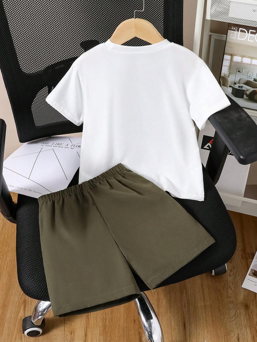 طقم ولادي 2 قطع: تي-شيرت بأكمام قصيرة بطبعة دب + شورت – إطلالة كاجوال صيفية