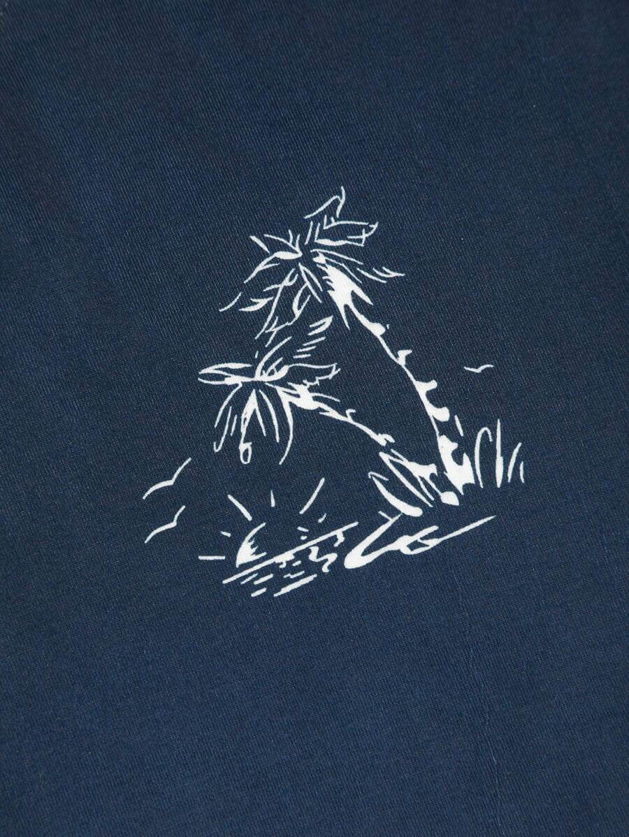 طقم مكوّن من تيشيرت وشورت رجالي من Manfinity RSRT بتصميم شجرة جوز الهند المتدرجة