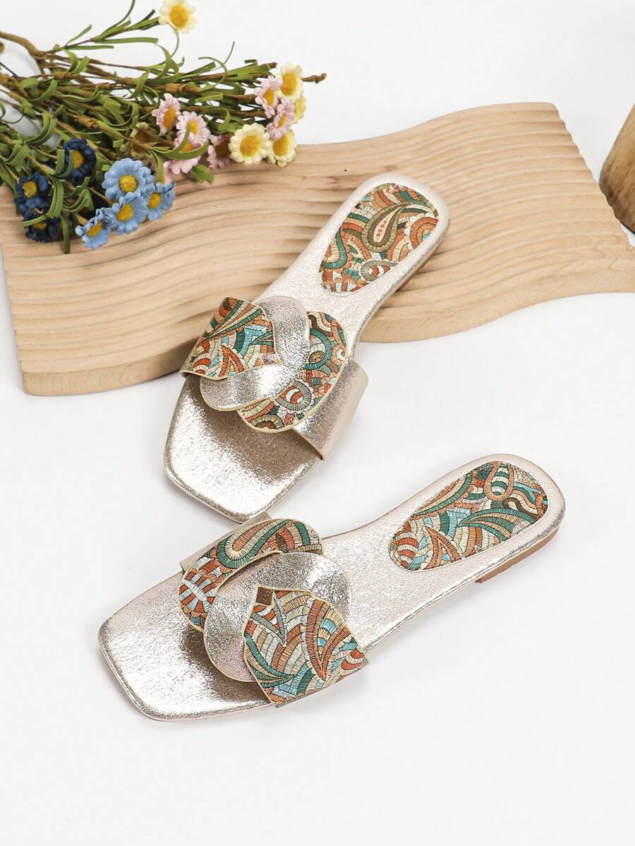 صندل نسائي خفيف من Shein