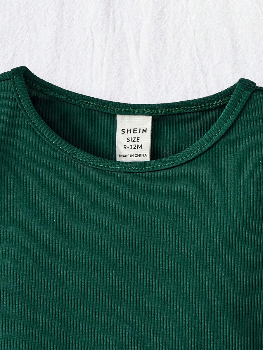 طقم من شي إن – تيشيرت بأكمام قصيرة وبنطال طويل بطبعة زهور صيفية