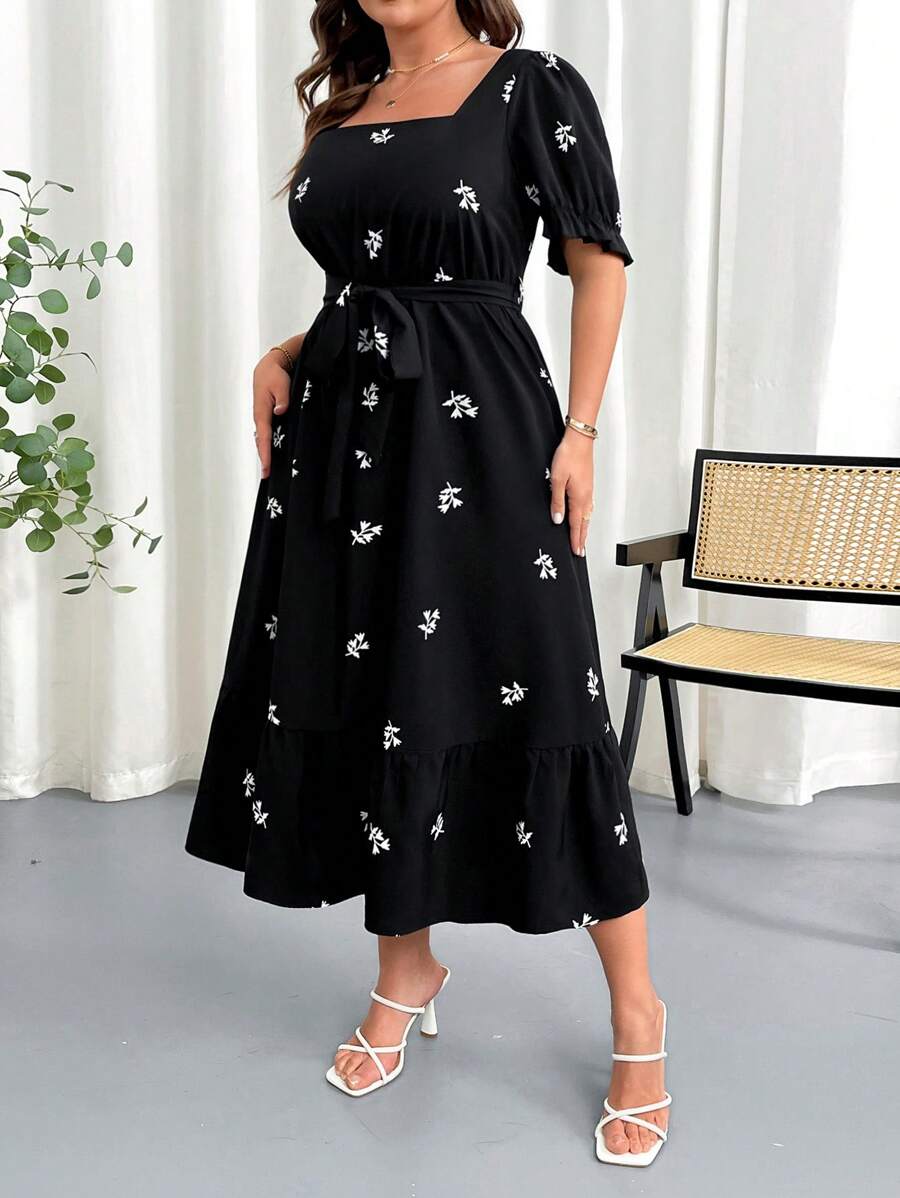 فستان SHEIN Clasi نسائي صيفي بمقاسات كبيرة بطبعة زهور ورقبة مربعة وخصر مرن وأكمام منتفخة