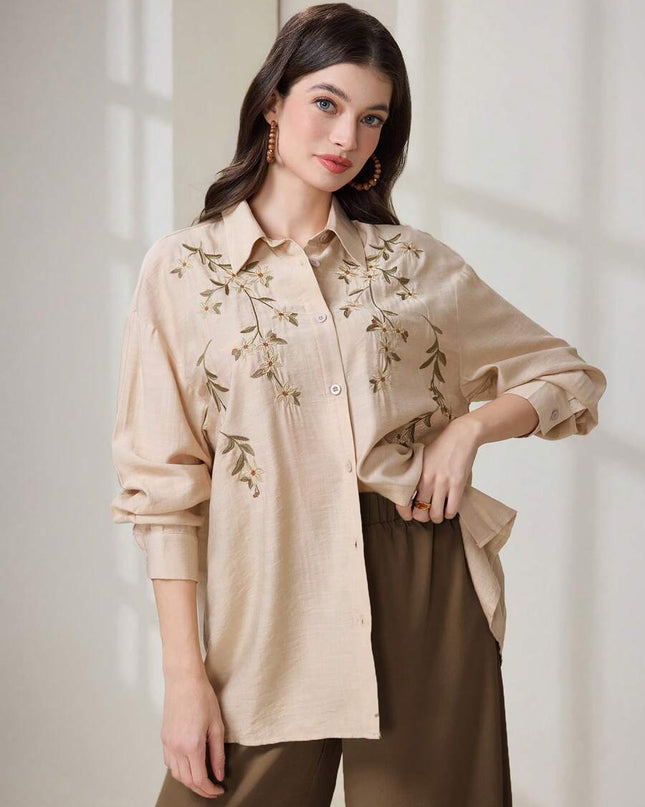 قميص نسائي كاجوال بأزرار من Veilorie بأكمام دولمان مطرزة بنباتات من shein