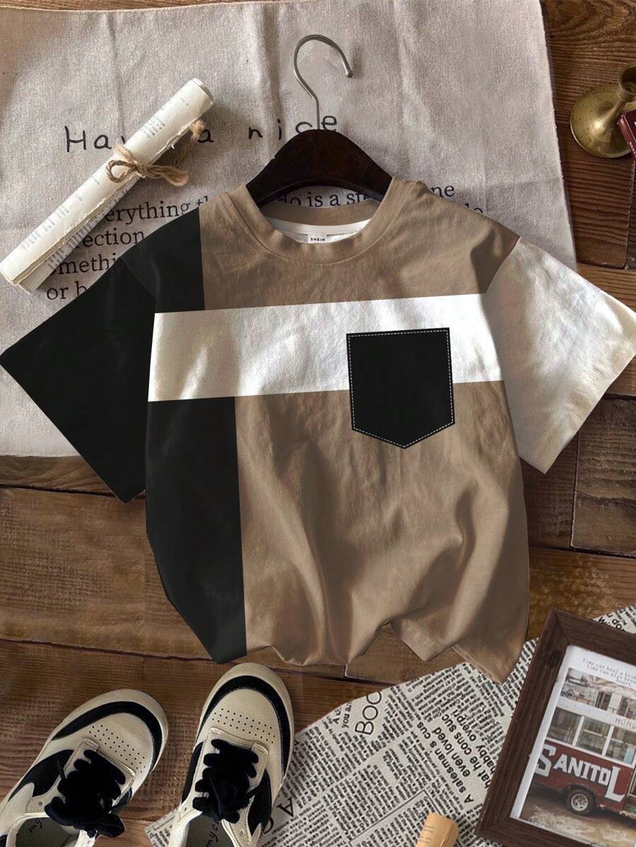 مجموعة من 3 قطع من تي شيرتات شي إن للأولاد الصغار بأكمام قصيرة وطبعة هندسية كلاسيكية