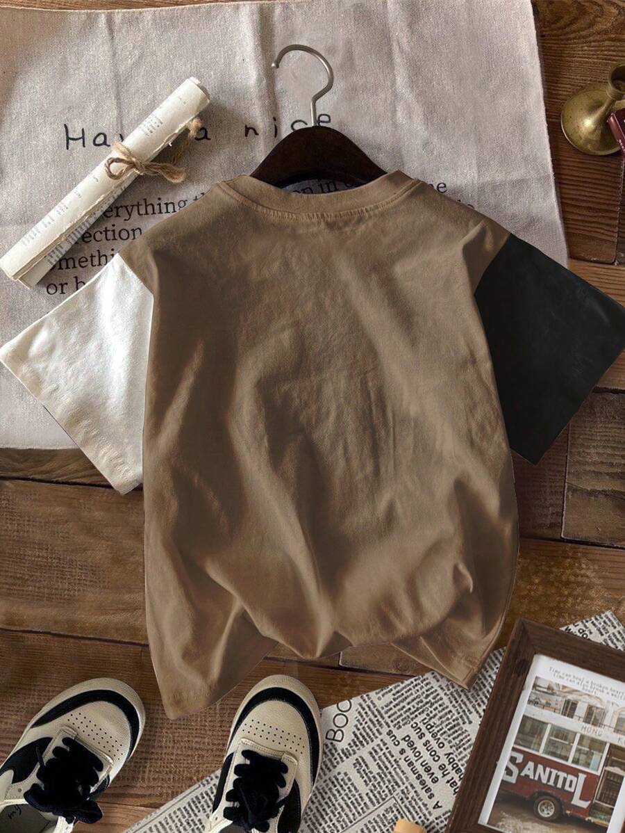 مجموعة من 3 قطع من تي شيرتات شي إن للأولاد الصغار بأكمام قصيرة وطبعة هندسية كلاسيكية