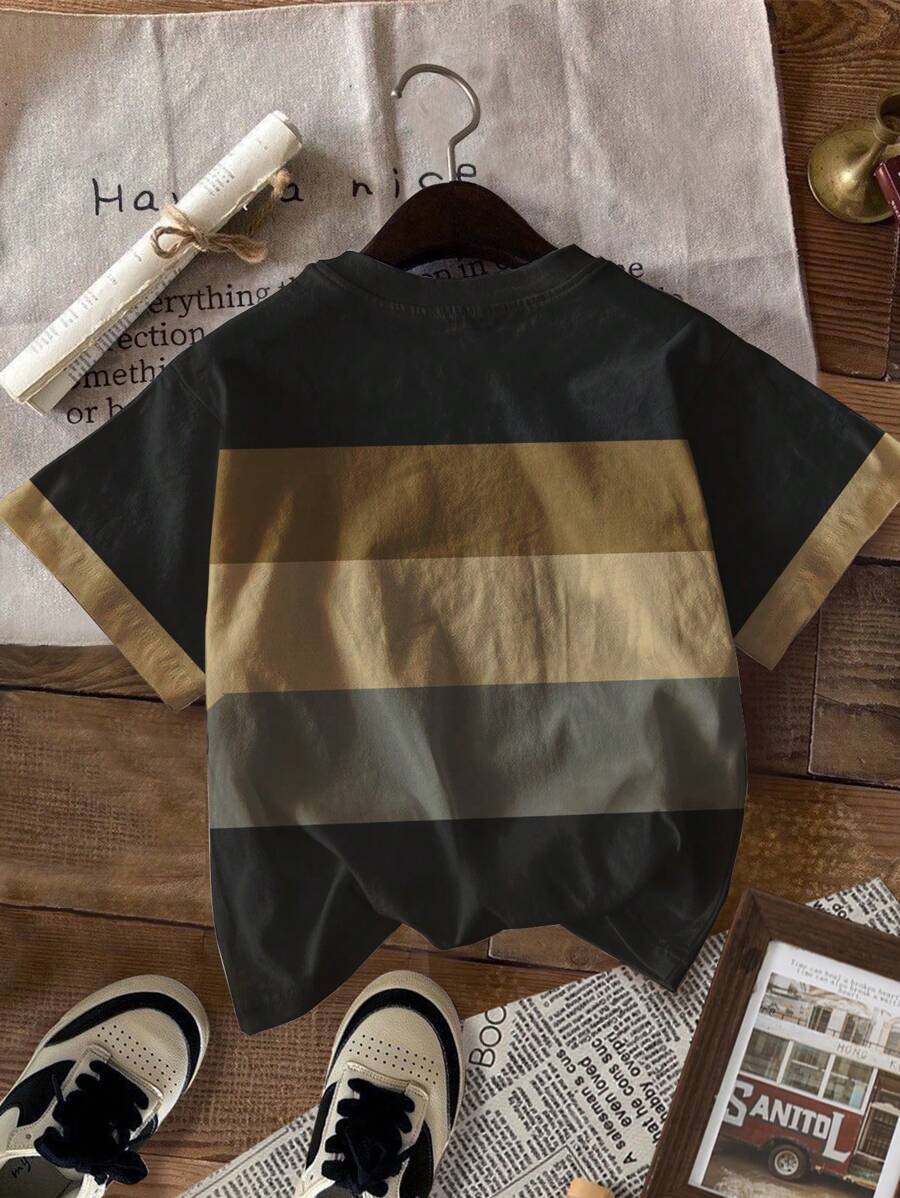 مجموعة من 3 قطع من تي شيرتات شي إن للأولاد الصغار بأكمام قصيرة وطبعة هندسية كلاسيكية