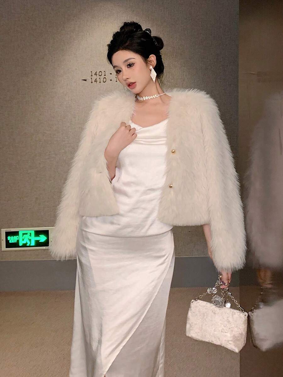 جاكيت فرو نسائي قصير سادة بأكمام طويلة من ديزي