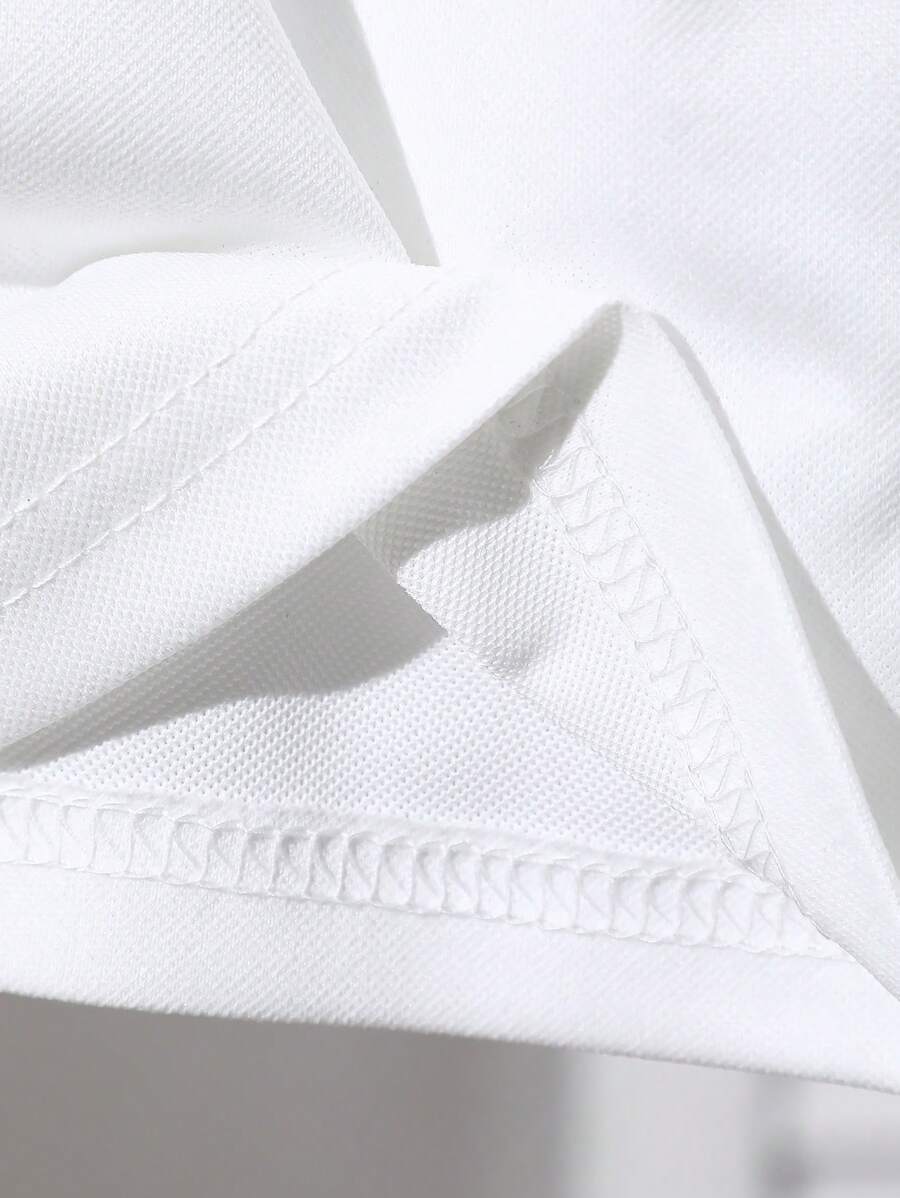 تى شيرت بولو محبوكة للأولاد الصغار. مناسبة للارتداء في النزهات