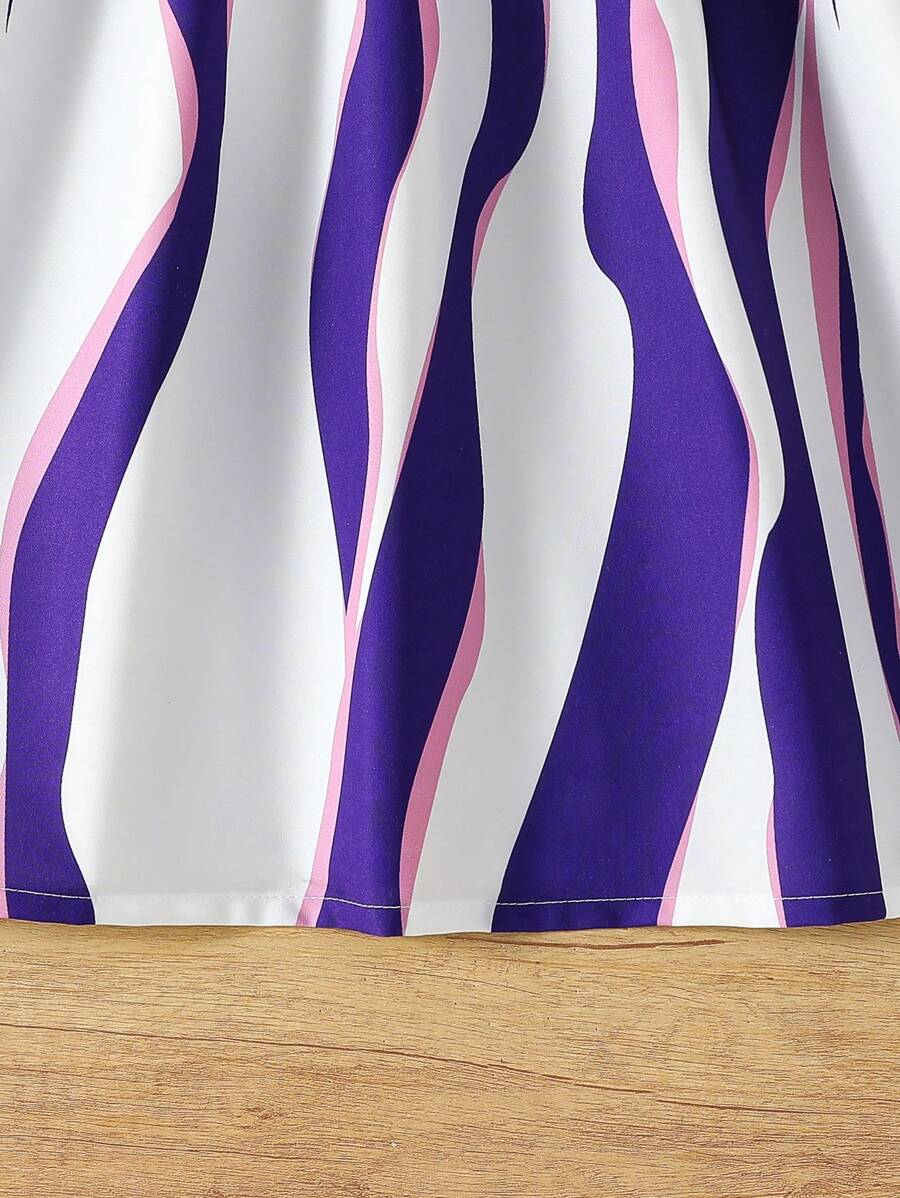 فستان SHEIN للفتيات المراهقات ذو رقبة دائرية وأكمام قصيرة ومخطط ومكشكش