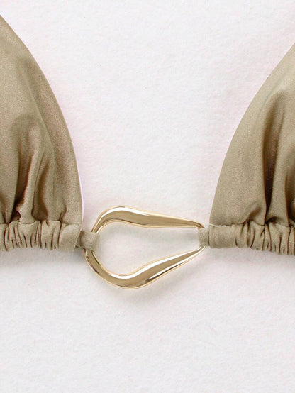 طقم مايوه نسائي 3 قطع بلون سادة – تصميم أوروبي  عصري لإطلالة صيفية جذابة